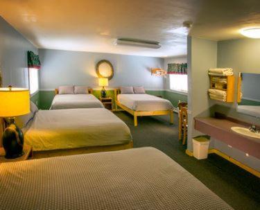 Adventure Inn Ely Ngoại thất bức ảnh
