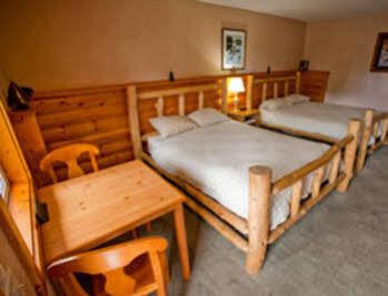 Adventure Inn Ely Ngoại thất bức ảnh